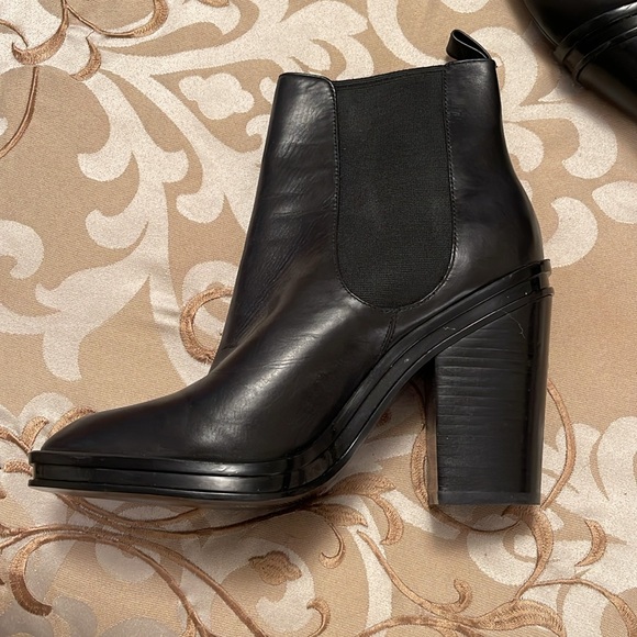 NWOT. ALDO leather pull on ankle boots. Size 10.   4” block heel, 1/2” platform - Picture 4 of 10